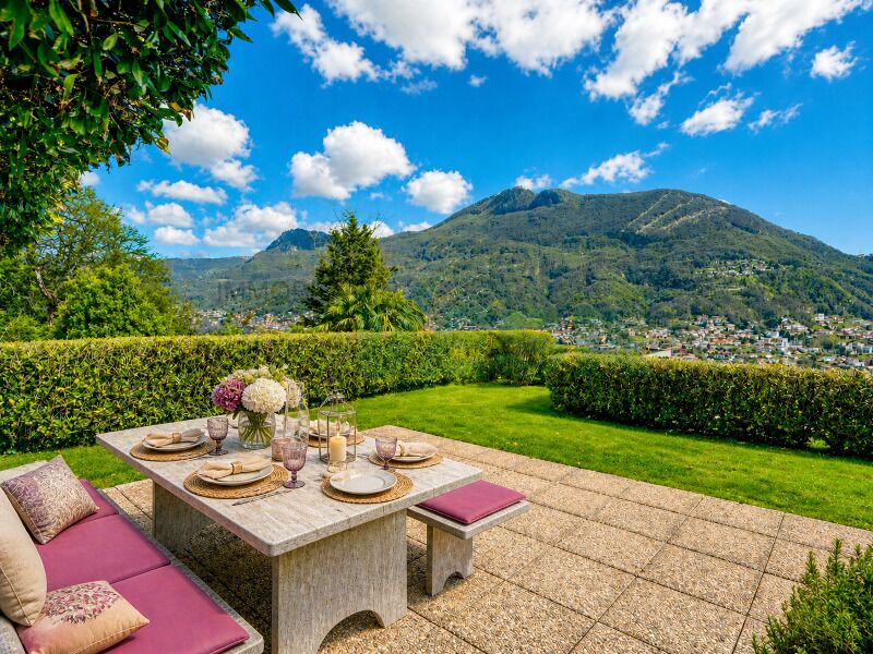 Terrasse mit Bergblick