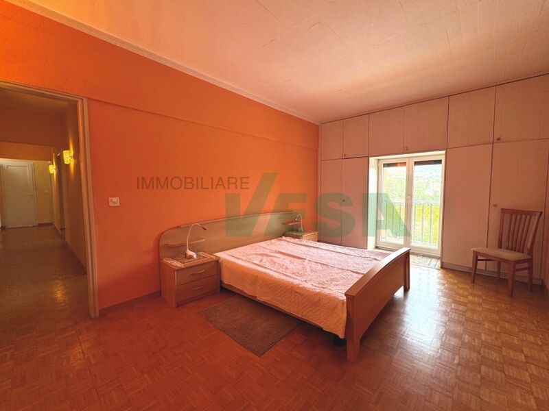 Schlafzimmer mit Einbauschränken