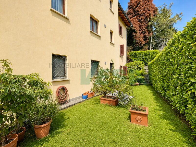 Gartenansicht am Haus