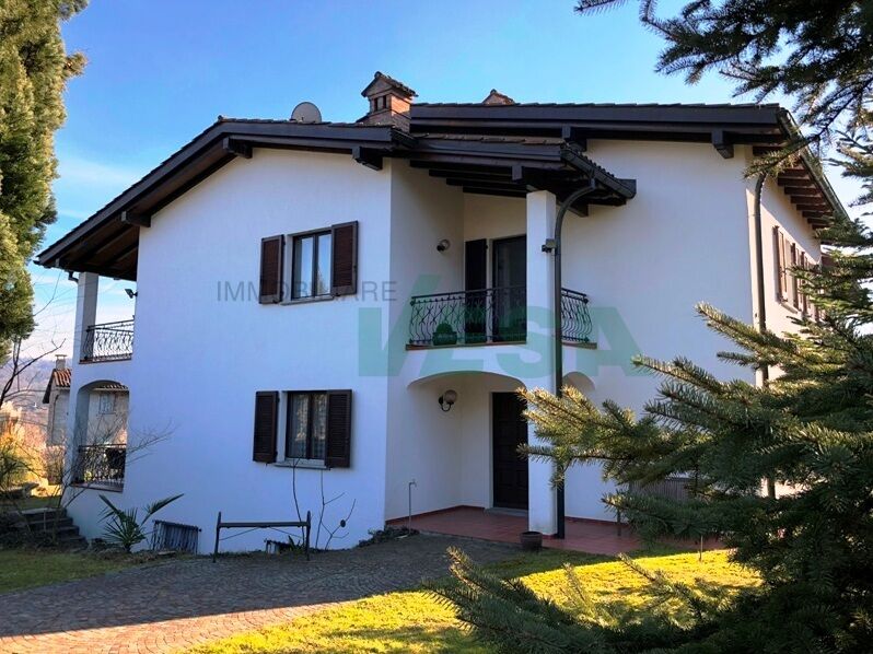 Freistehendes Wohnhaus mit Satteldach