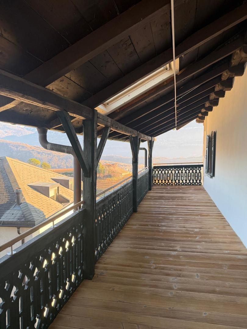 Balkon mit Bergblick
