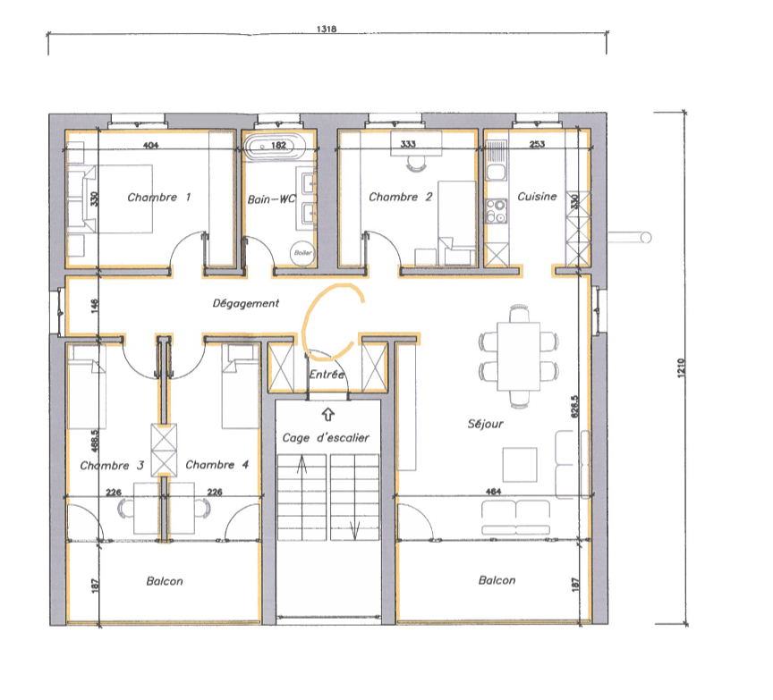 Wohnungs-Grundriss mit 4 Schlafzimmern, Küche, Bad-WC, Wohnzimmer, Flur, Eingang und Balkon