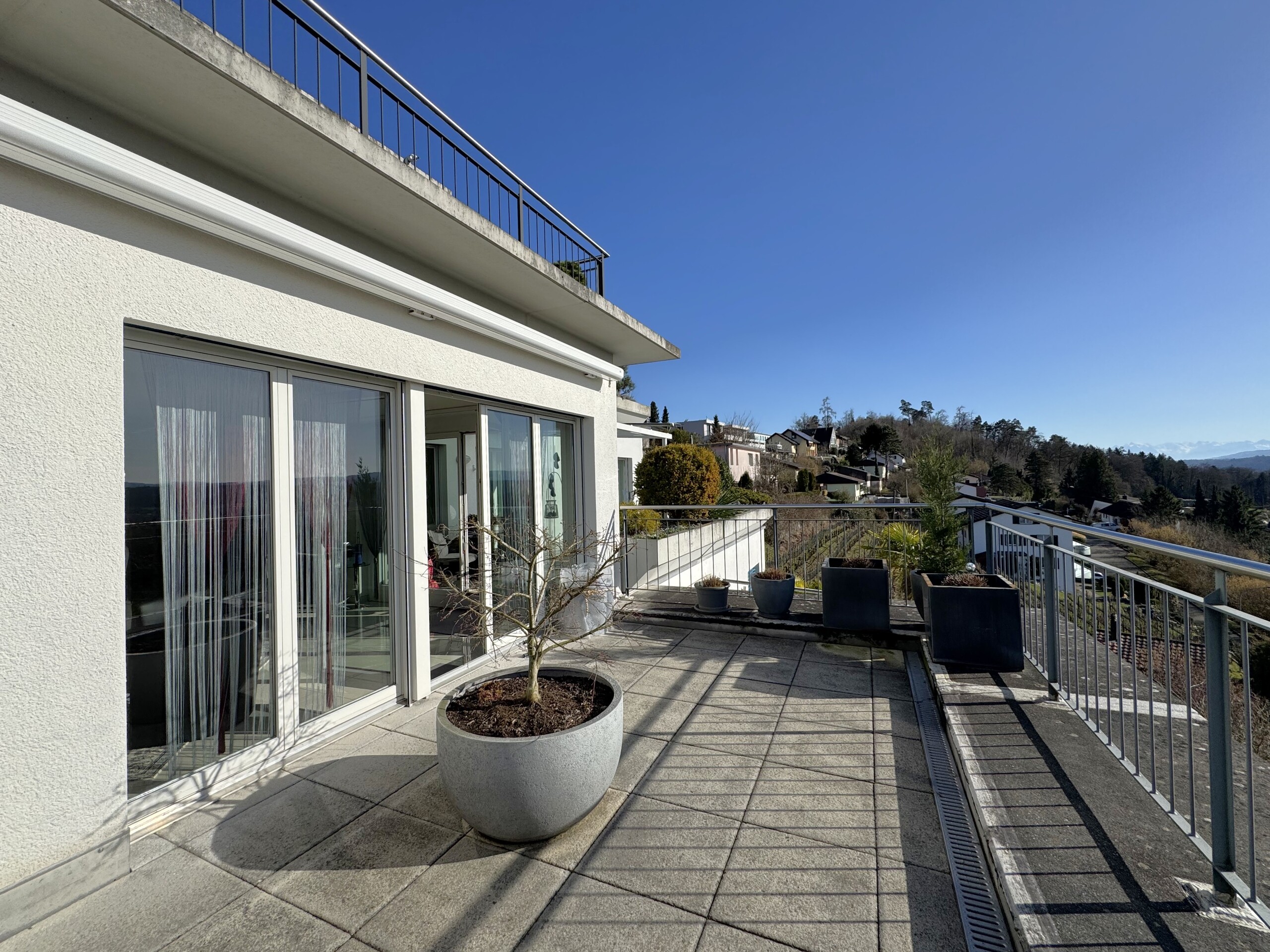 Terrasse mit Bergblick