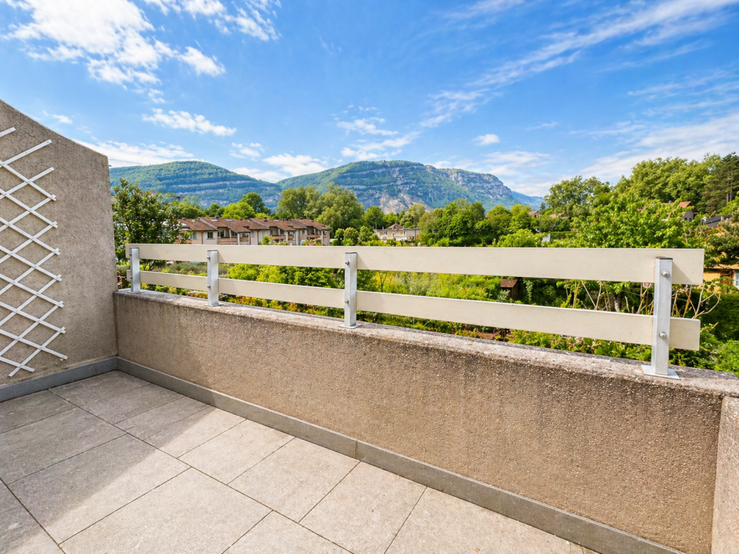 Balkon mit Bergblick