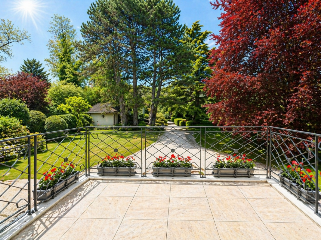 Terrasse mit Gartenblick