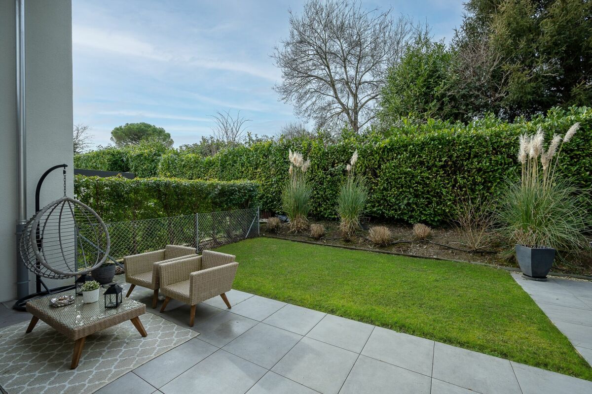 Terrasse mit Garten