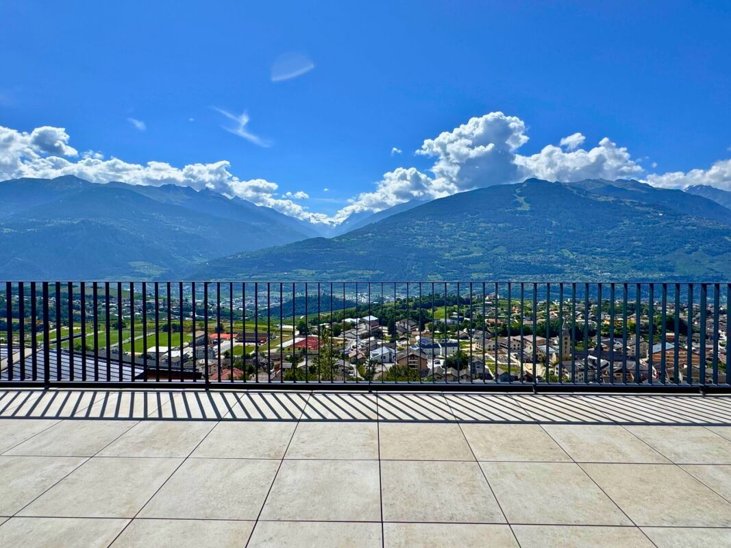 Balkon mit Panoramabergblick