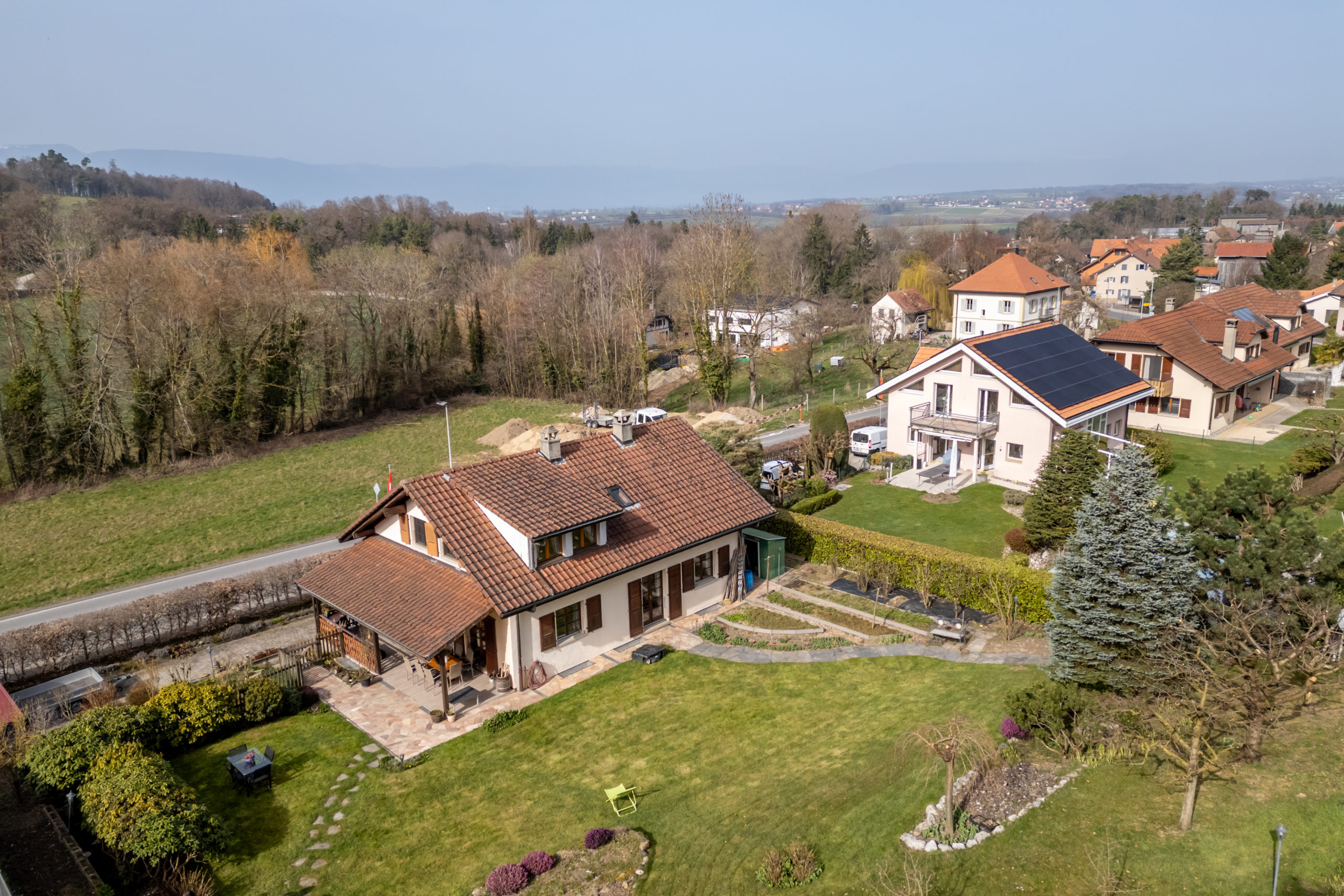 Ländliches Einfamilienhaus mit großem Garten und Talblick
