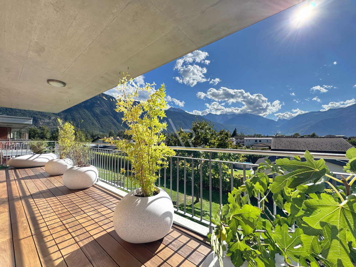 Balkon mit Bergblick