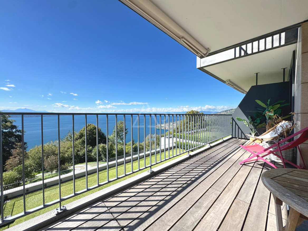 Balkon mit Seeblick