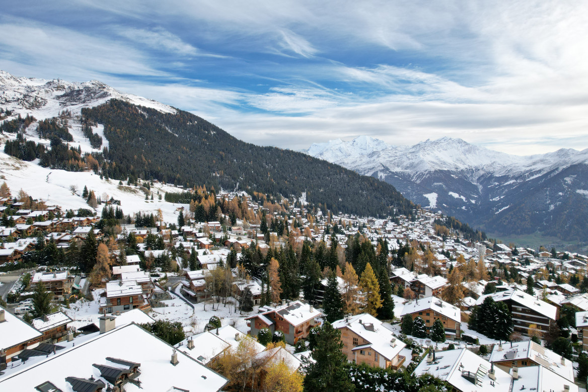 Bergdorf im Schnee