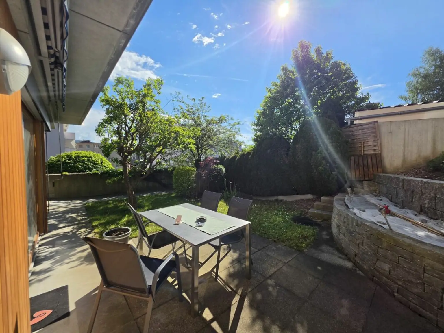 Terrasse mit Garten