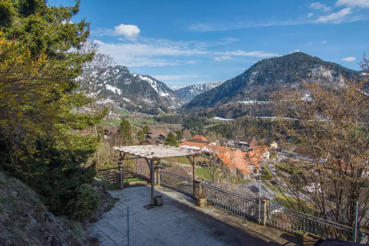 Bergblick von einer Terrasse