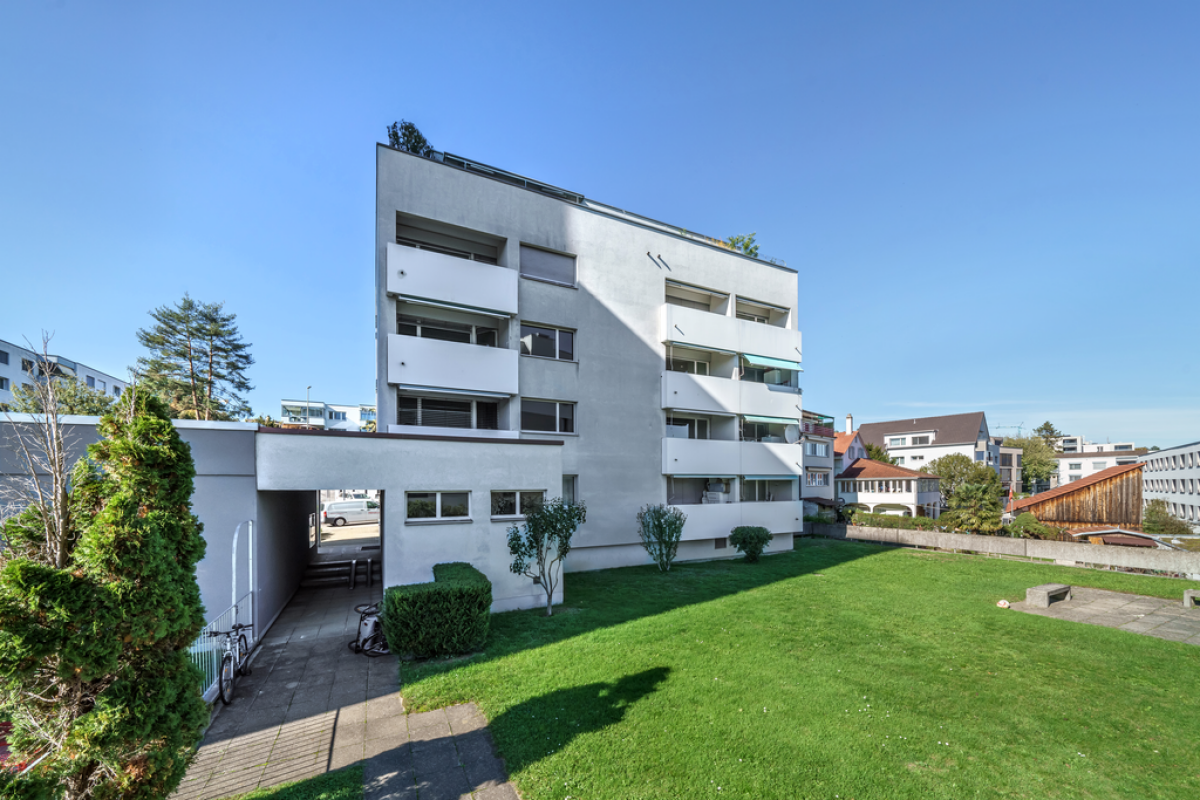 Mehrfamilienhaus mit Garten