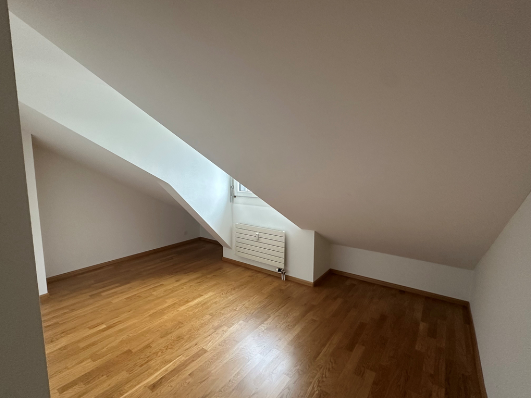 Dachzimmer mit Dachschräge