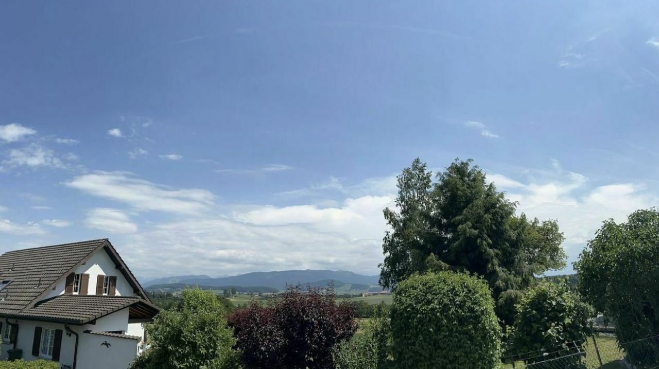 Haus mit Bergblick und Garten