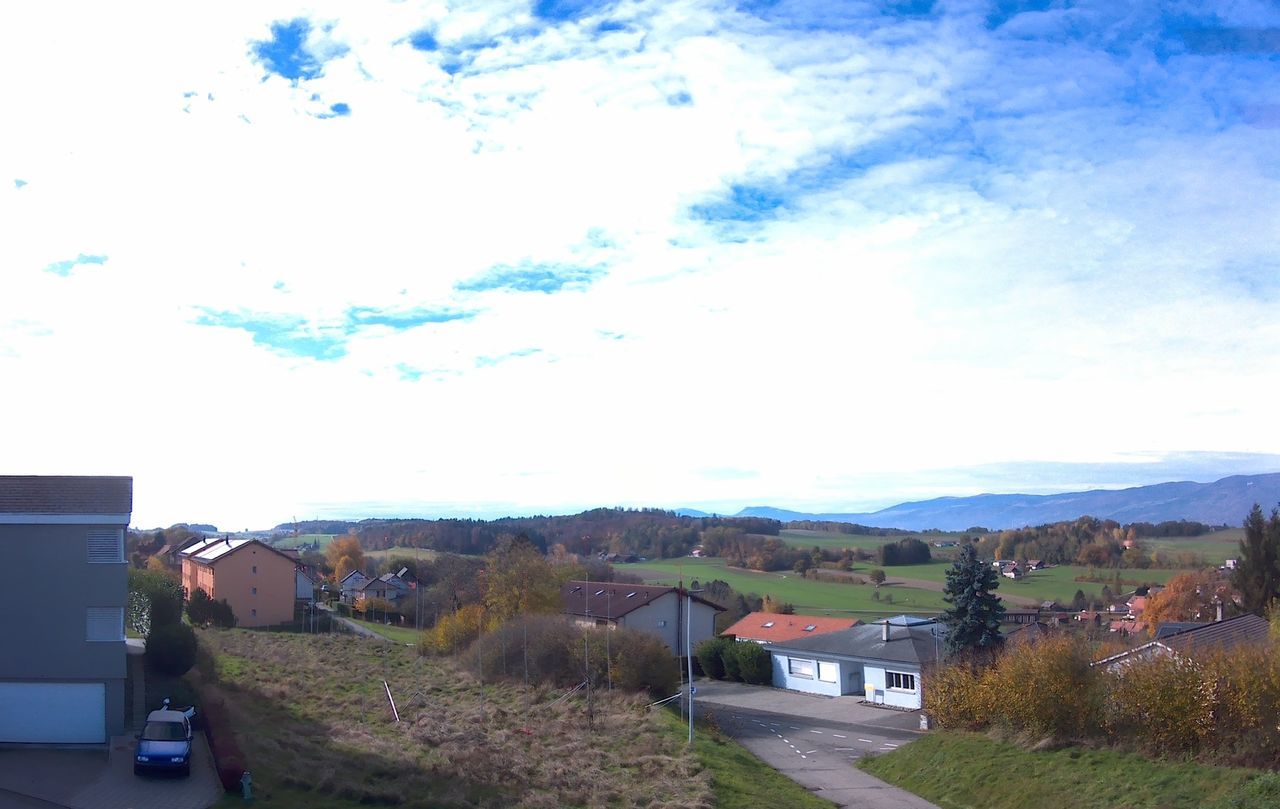 Ländliche Aussicht über Wohngebiet