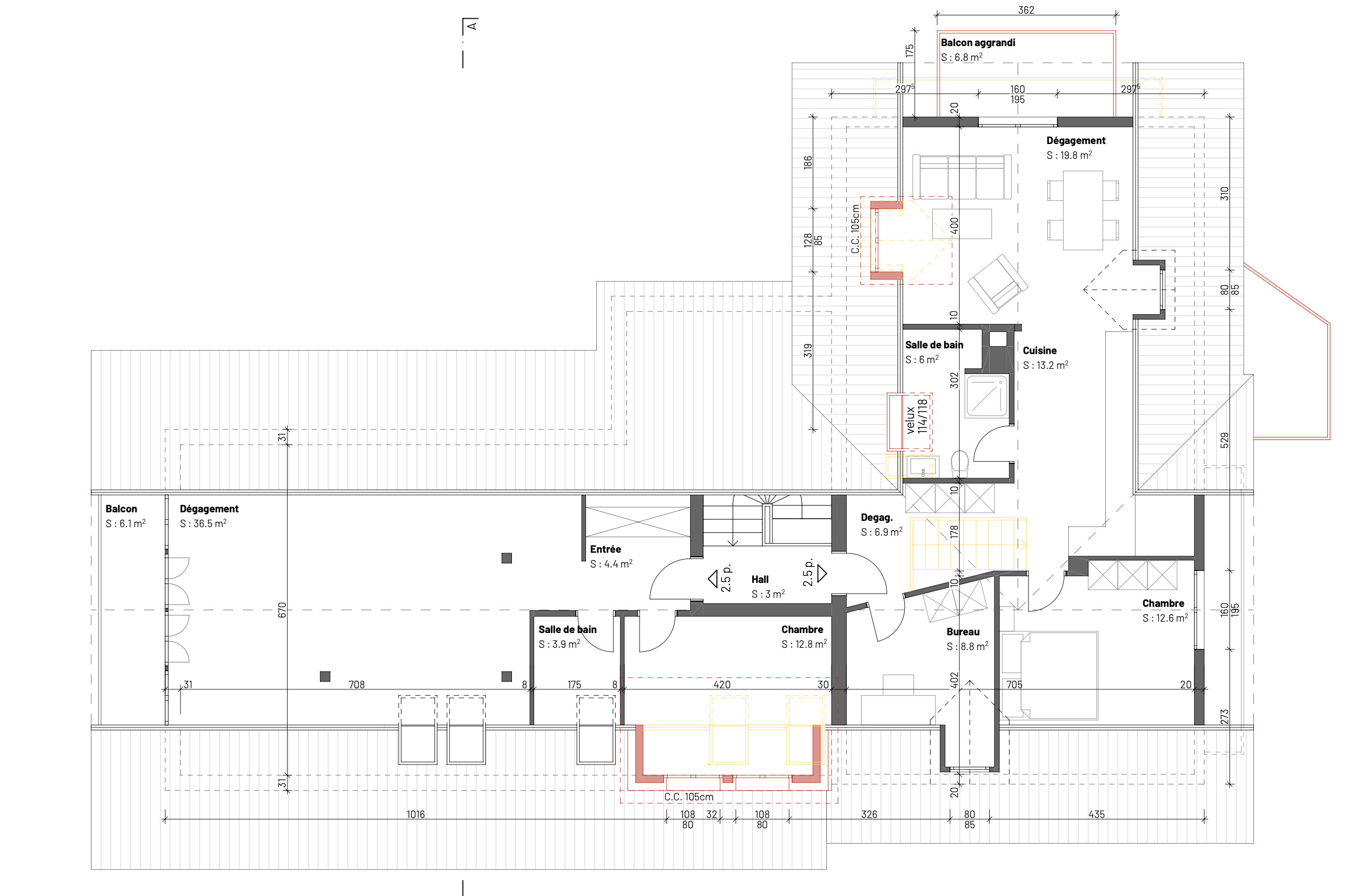 Grundriss einer Dachgeschosswohnung mit Balkon und mehreren Zimmern