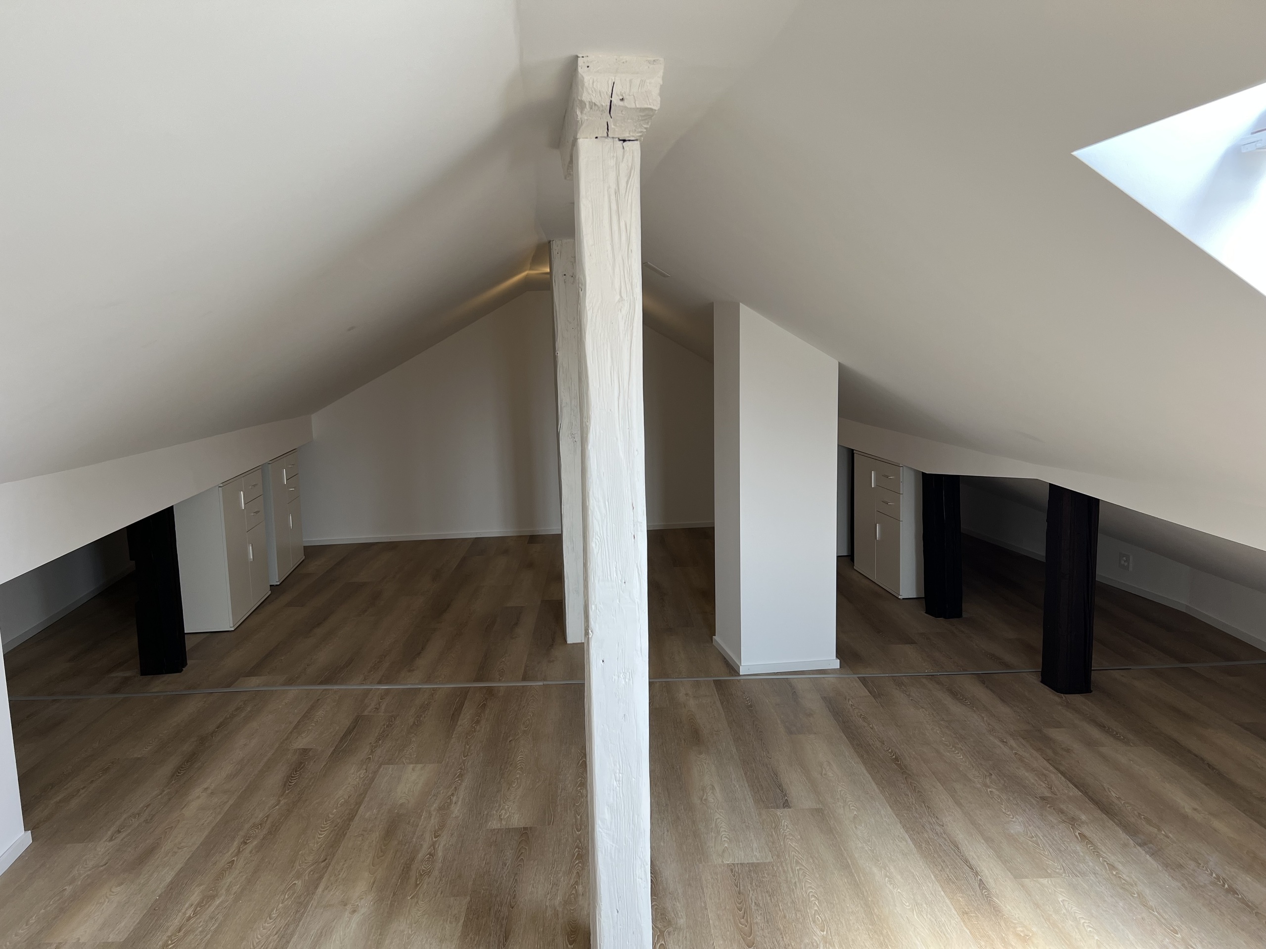 Dachboden mit Dachschrägen