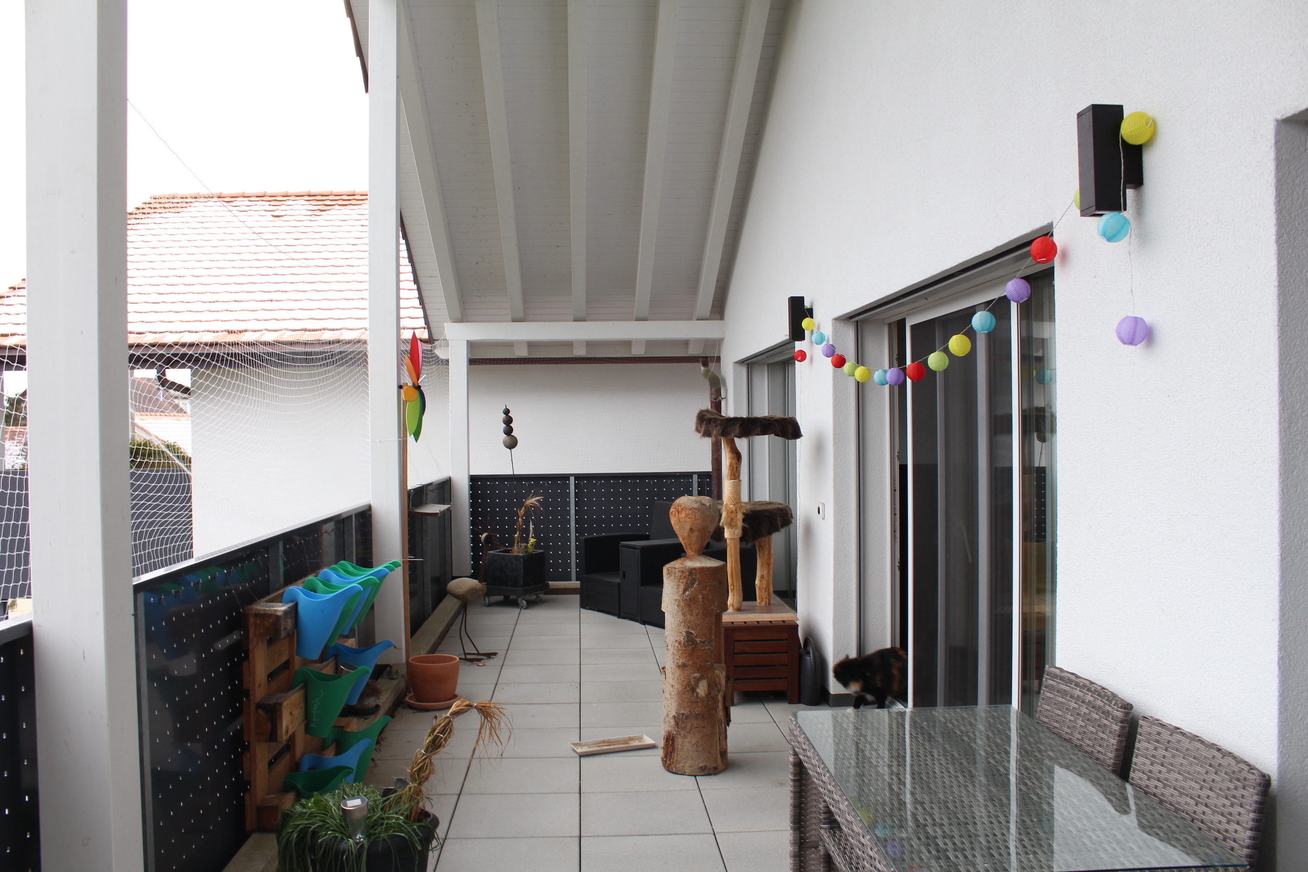 Überdachte Terrasse mit Sitzbereich