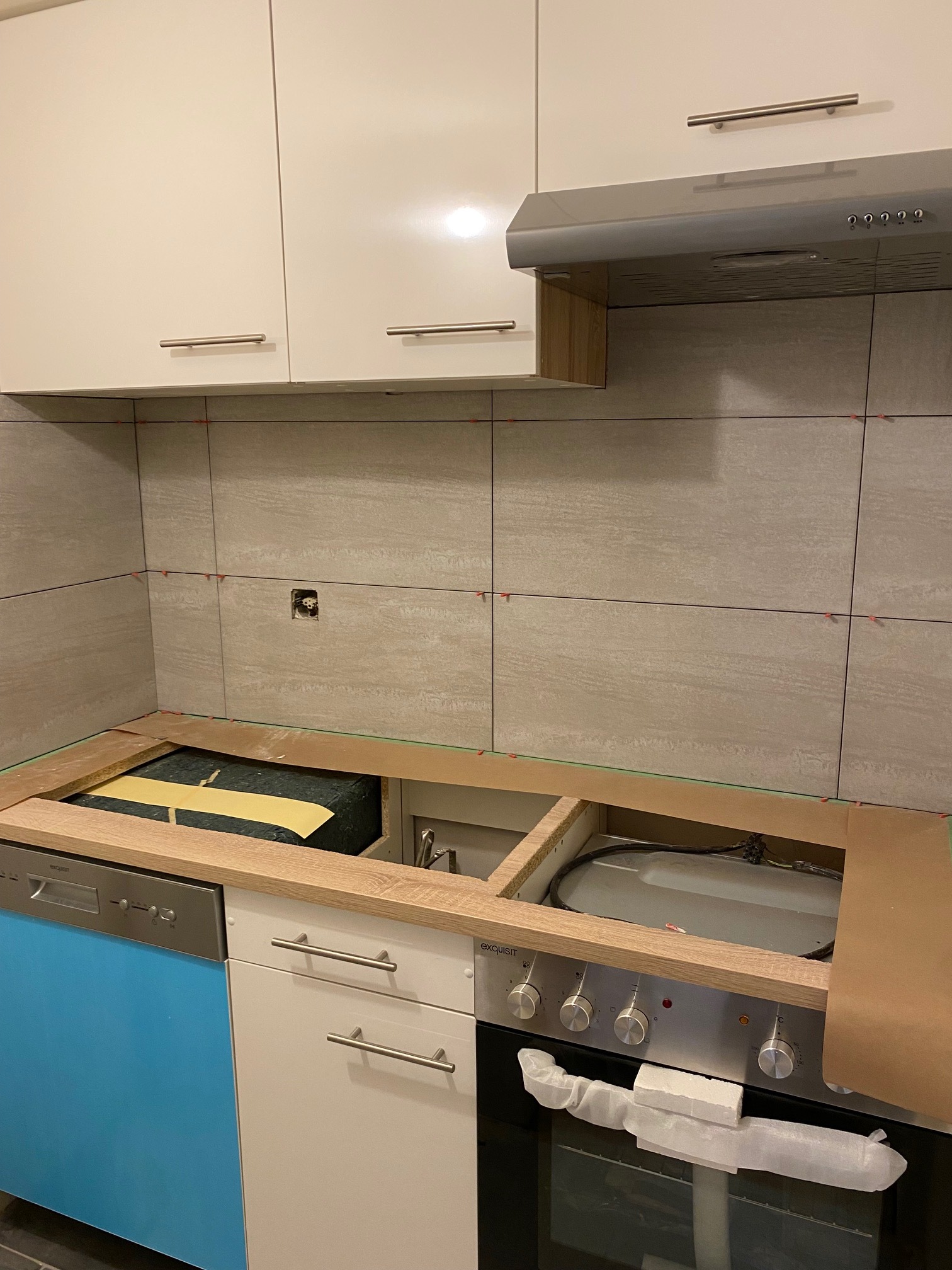 Küchenrenovierung mit sichtbaren Einbaumöbeln