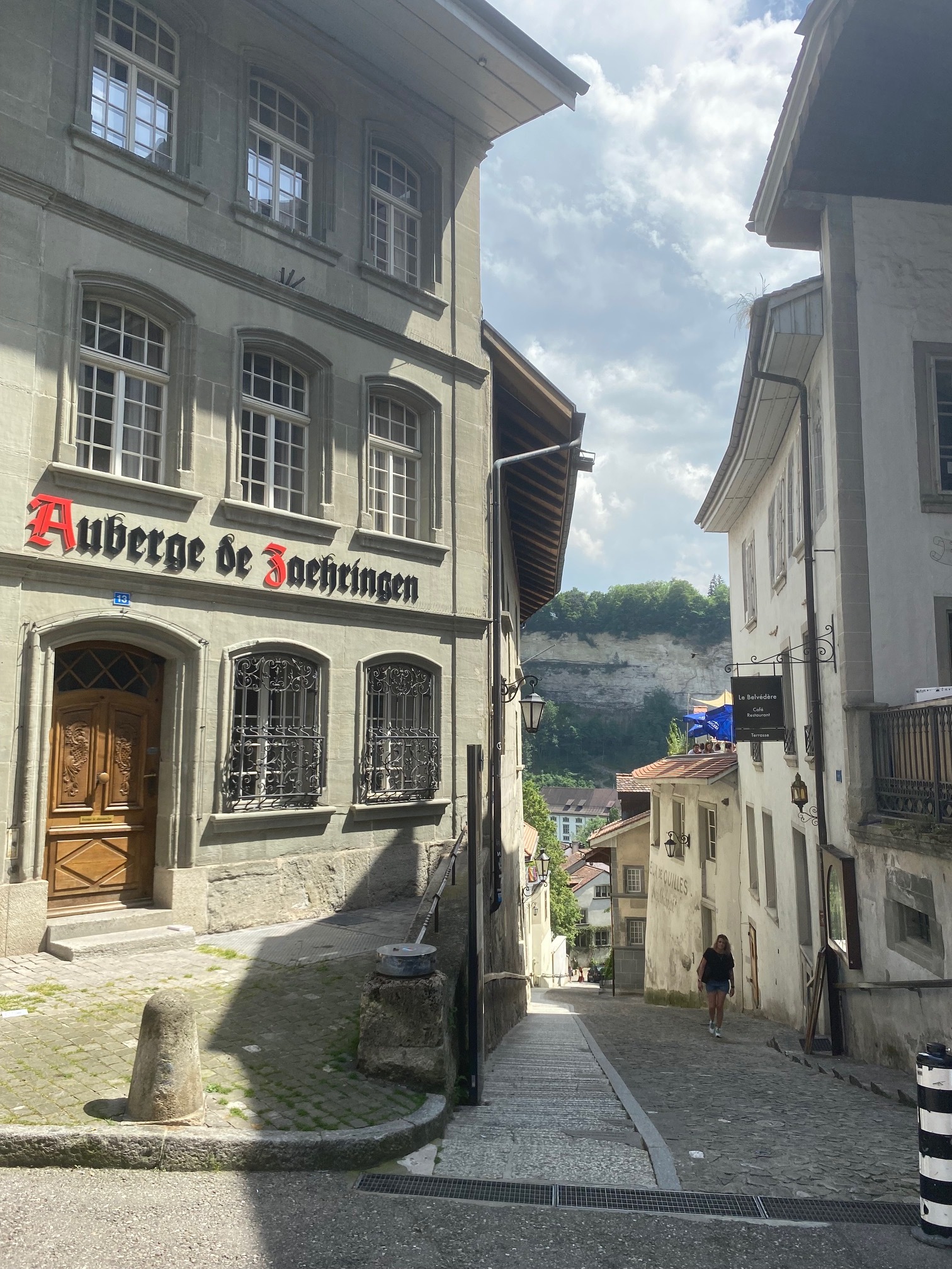 Historische Gasse mit Altbaufassaden