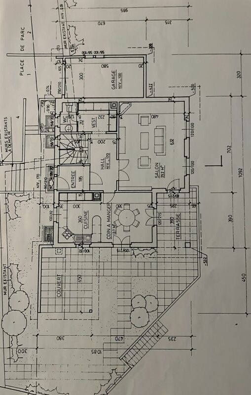 Grundriss mit Garage, Wohnbereich und Terrasse