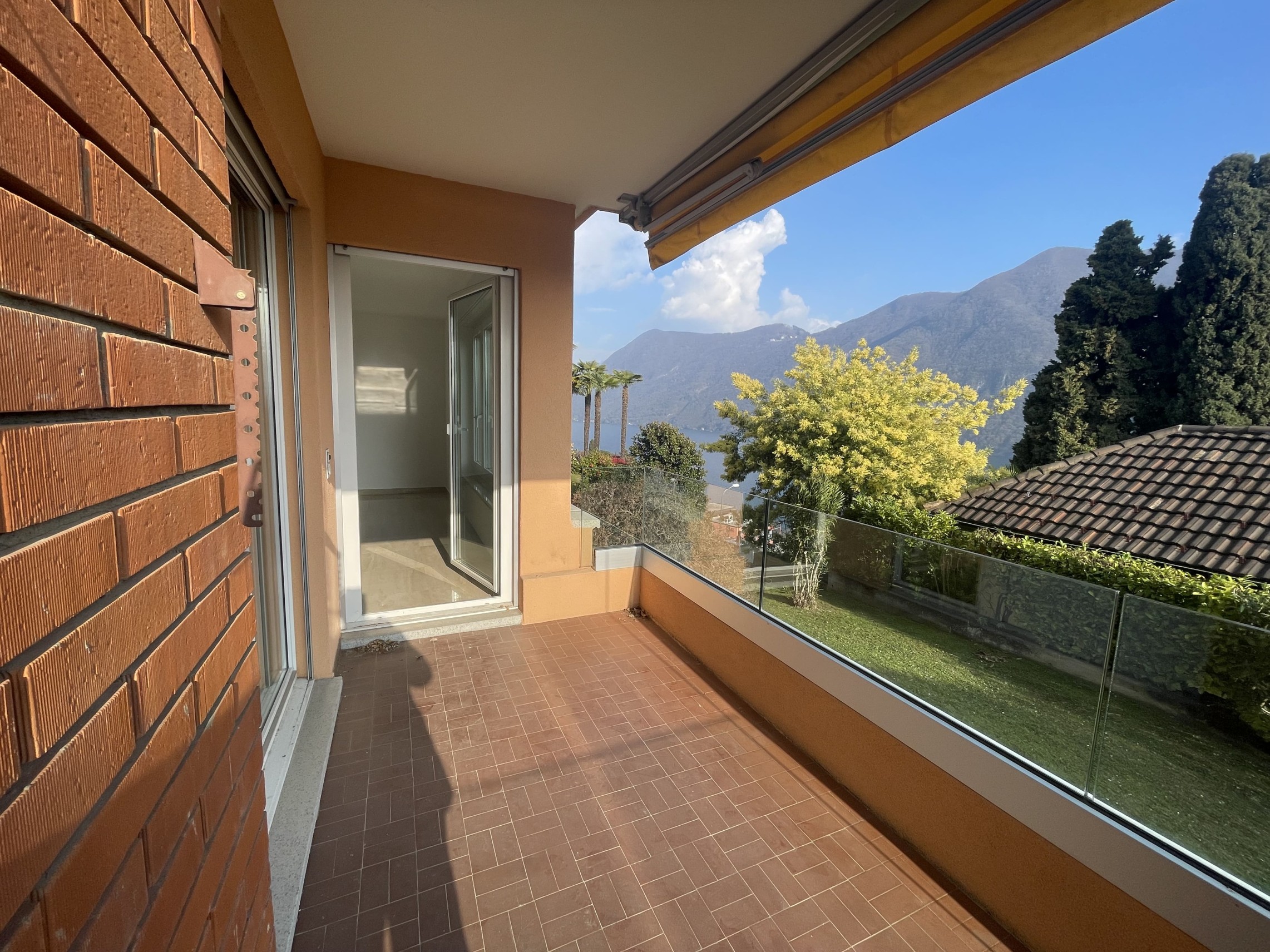 Balkon mit Bergblick