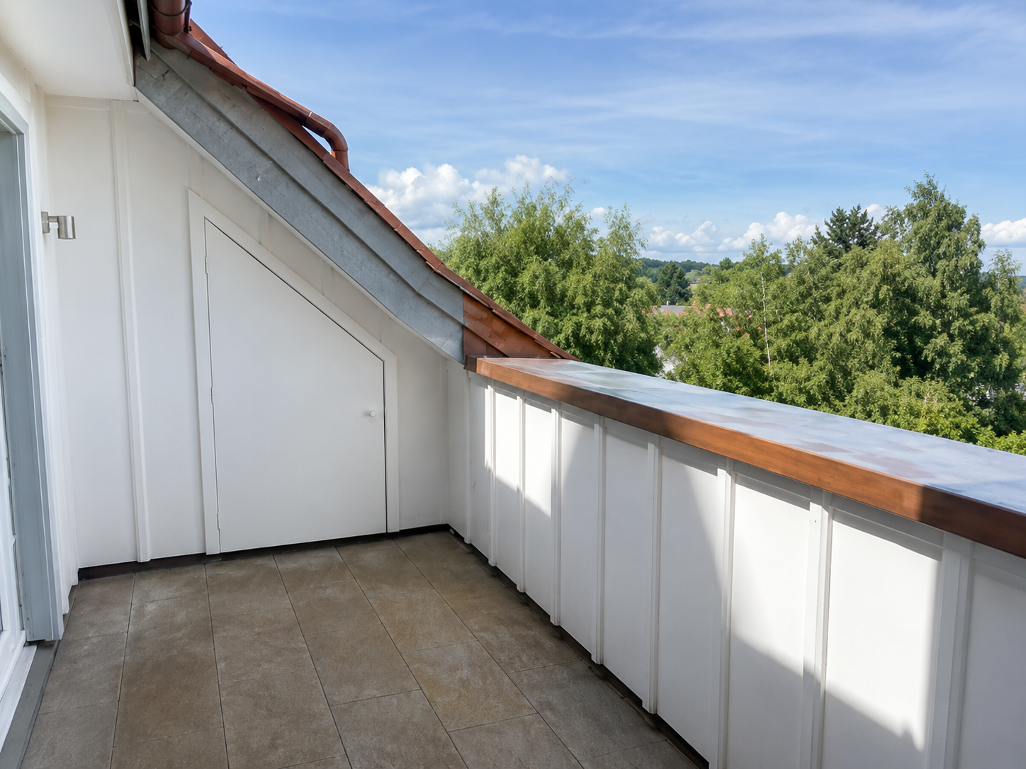 Dachbalkon mit Blick ins Grüne
