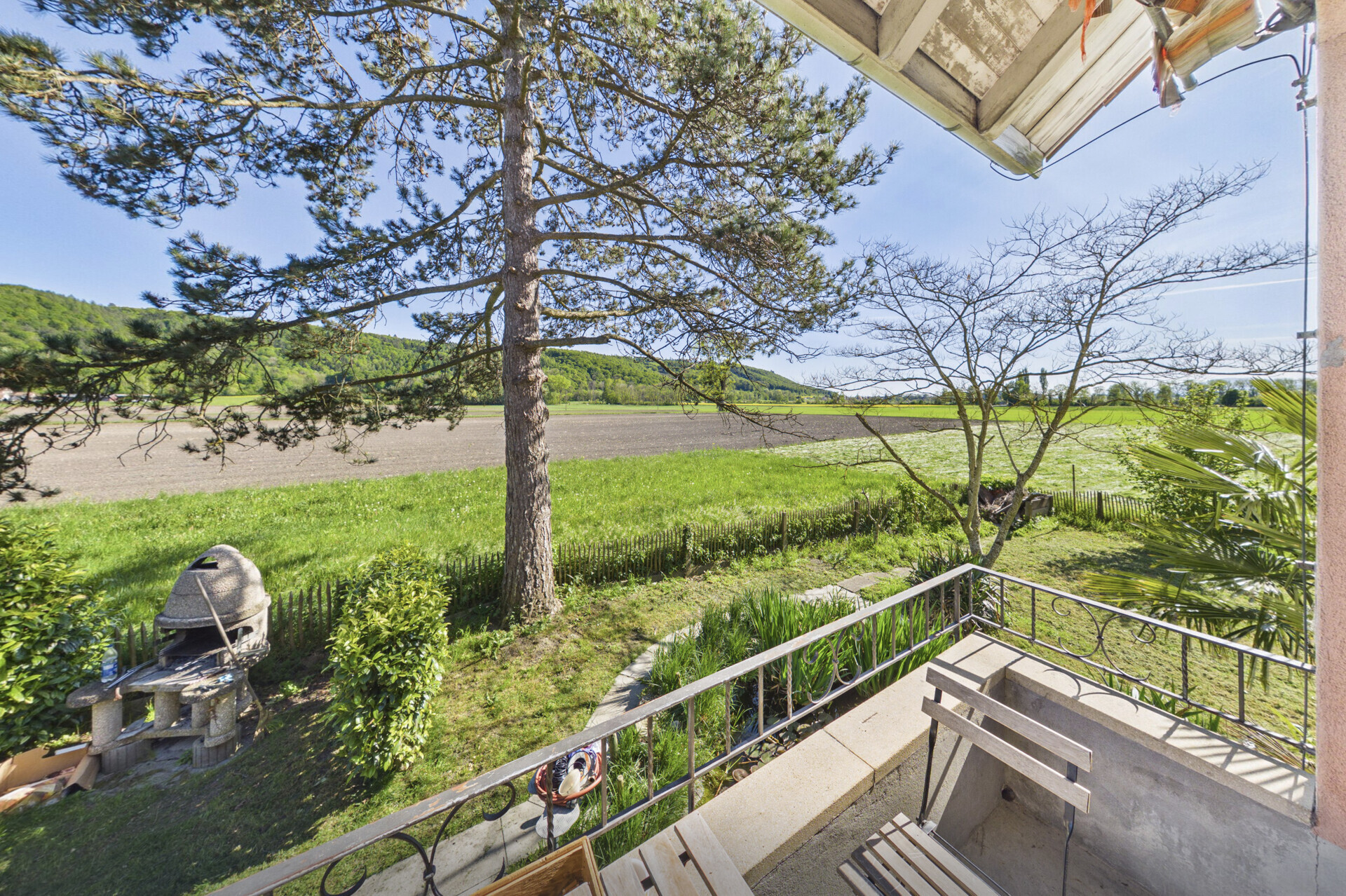 Balkon mit Weitblick ins Grüne