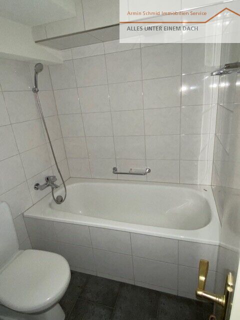 Badezimmer mit Badewanne