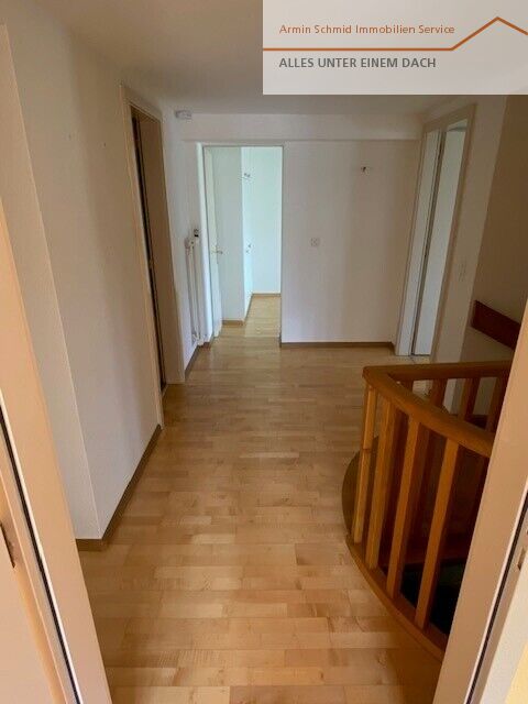 Dachgeschoss-Flur mit Treppe