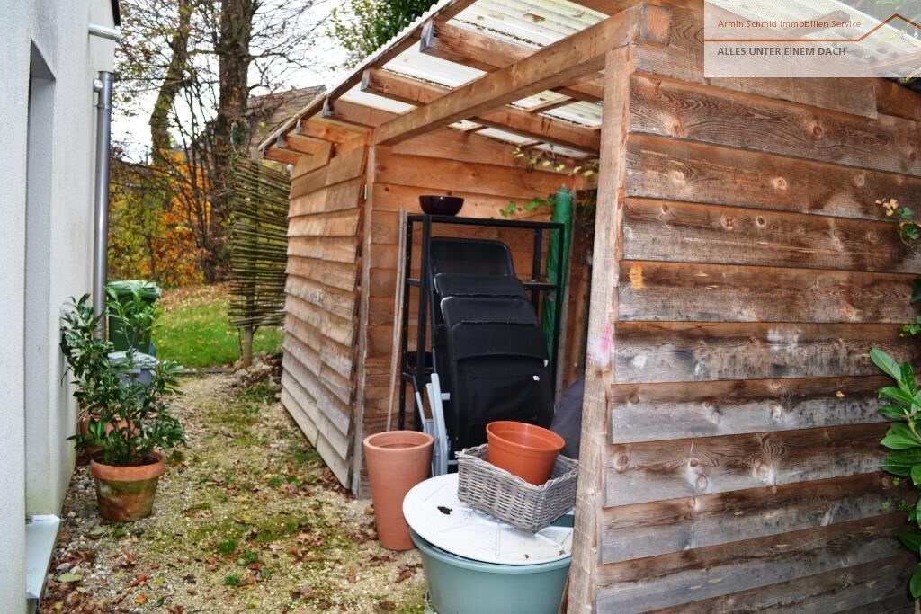 Gartenlager mit Holzverschlag