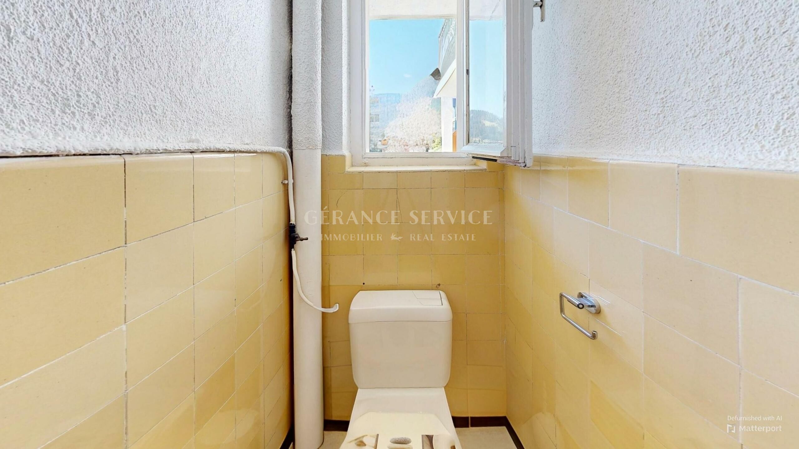 Kleines WC mit Fenster