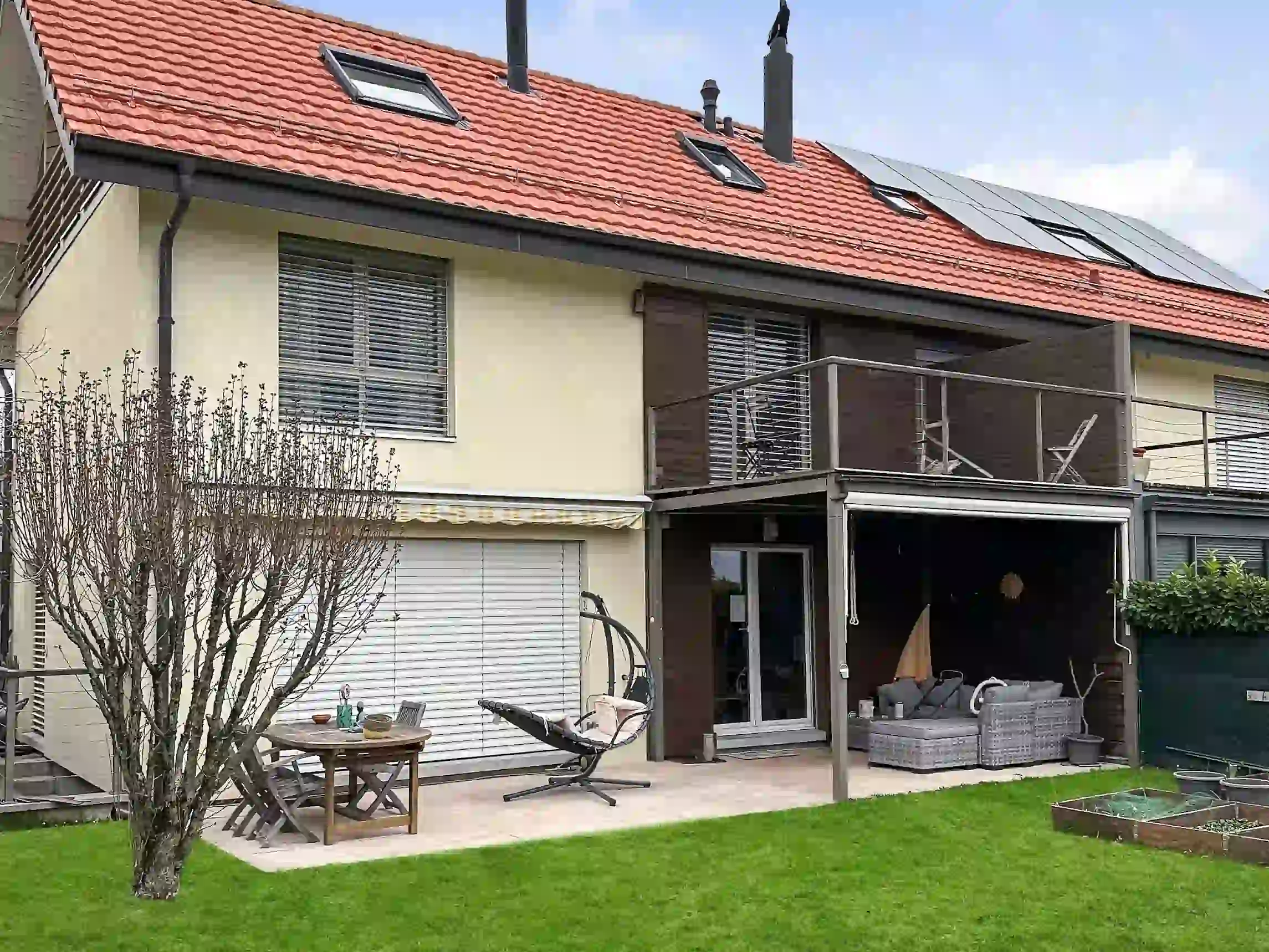 Haus mit Garten und Terrasse