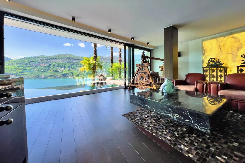 Luxuriöser Wohnraum mit Panoramablick