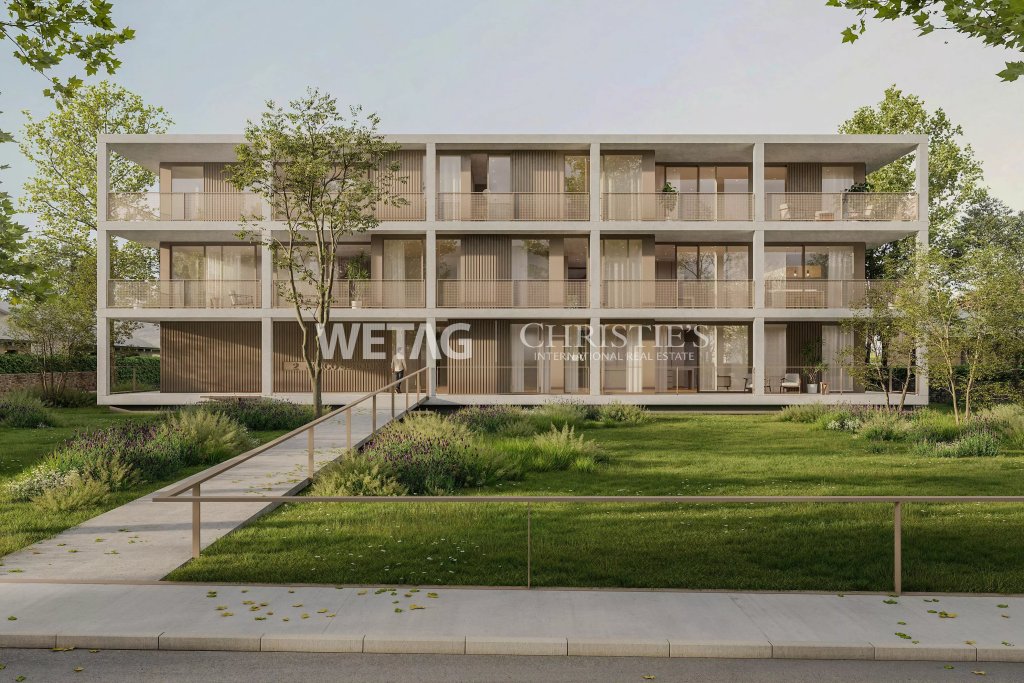 Moderne Wohnanlage mit großzügigen Balkonen