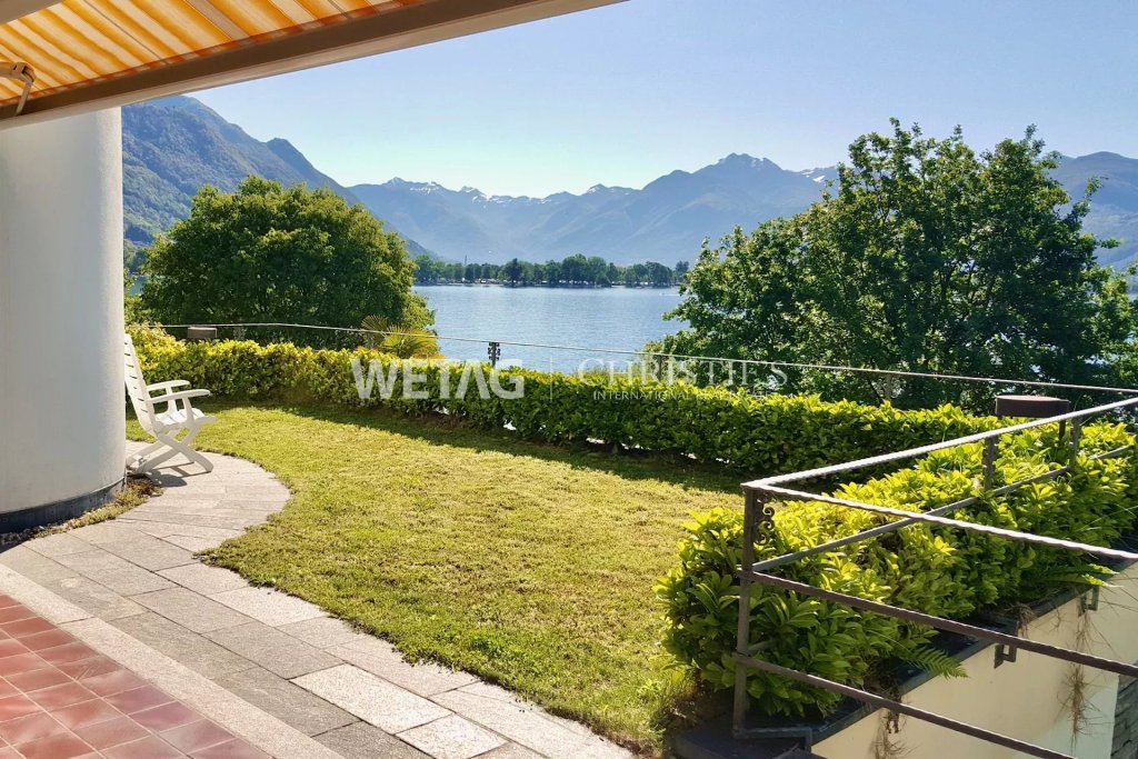 Seeblick mit Garten und Terrasse