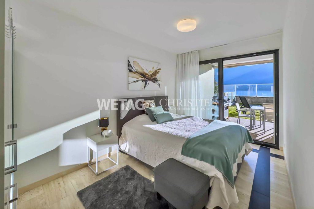 Schlafzimmer mit Terrasse und Meerblick