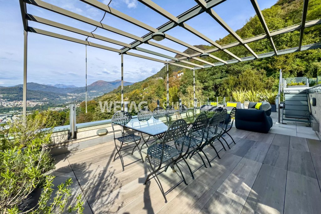 Terrasse mit Bergpanorama