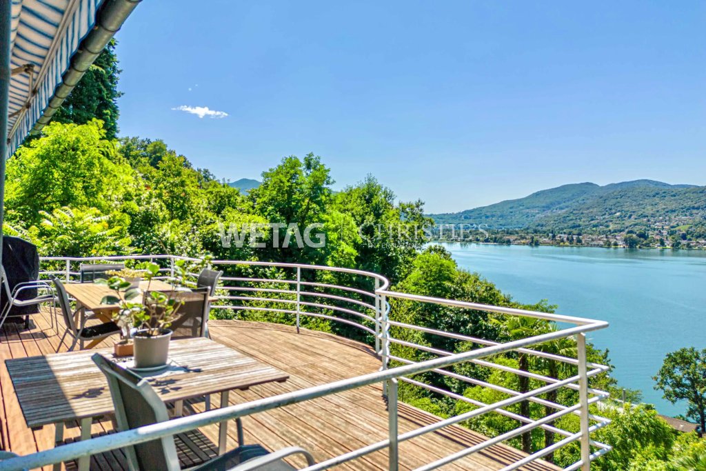 Seeblick-Terrasse mit Sitzbereich