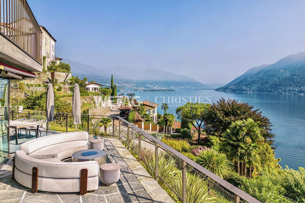 See- und Bergterrasse mit Lounge-Bereich