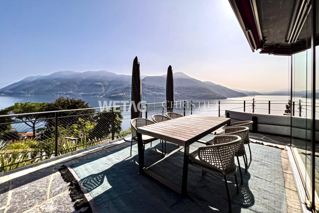 Seeterrasse mit Panoramablick
