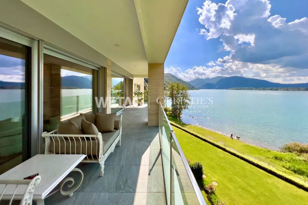 Balkon mit Seeblick