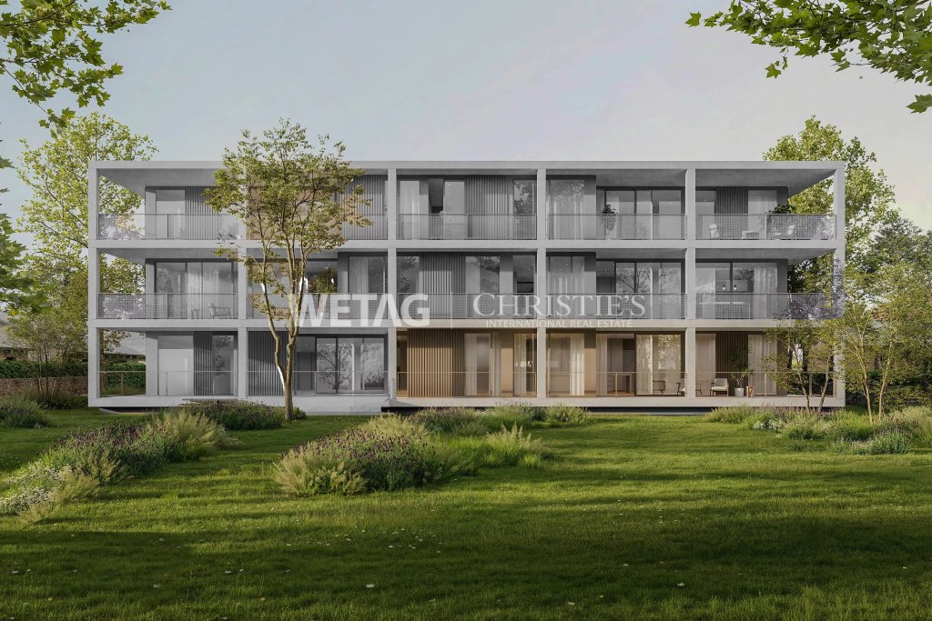 Modernes Mehrfamilienhaus mit Garten