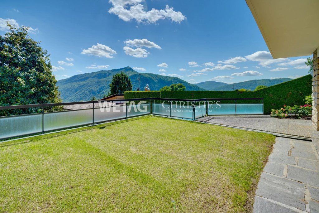 Terrasse mit Bergblick