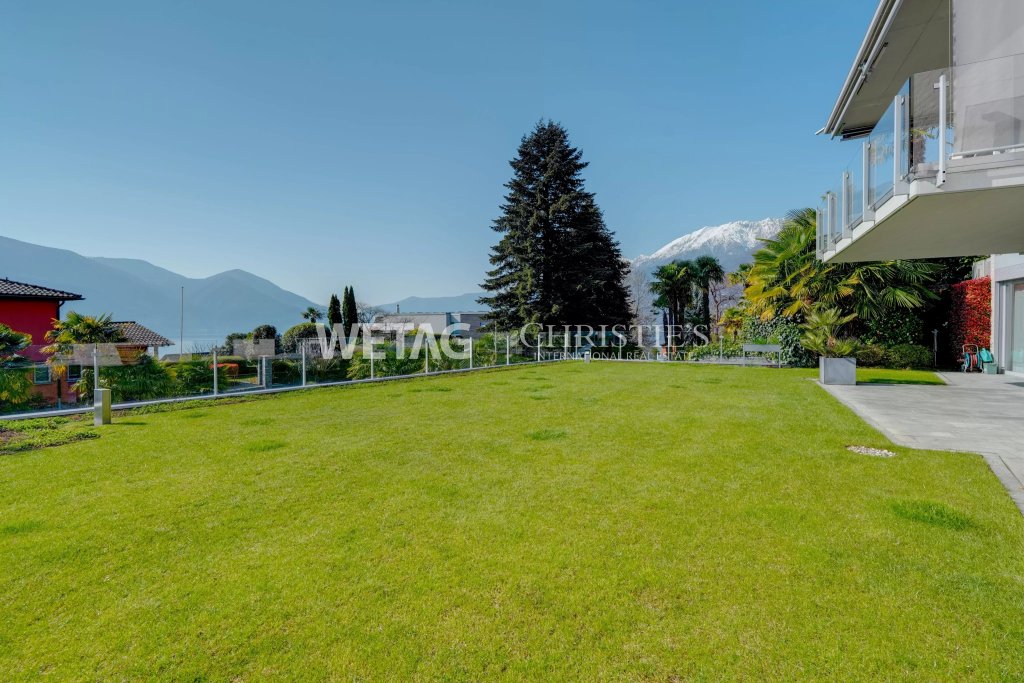Garten mit Bergblick