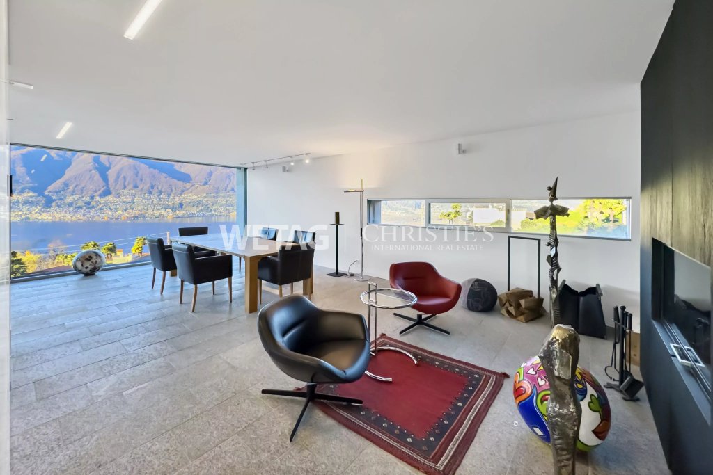 Offener Wohnbereich mit Panoramablick