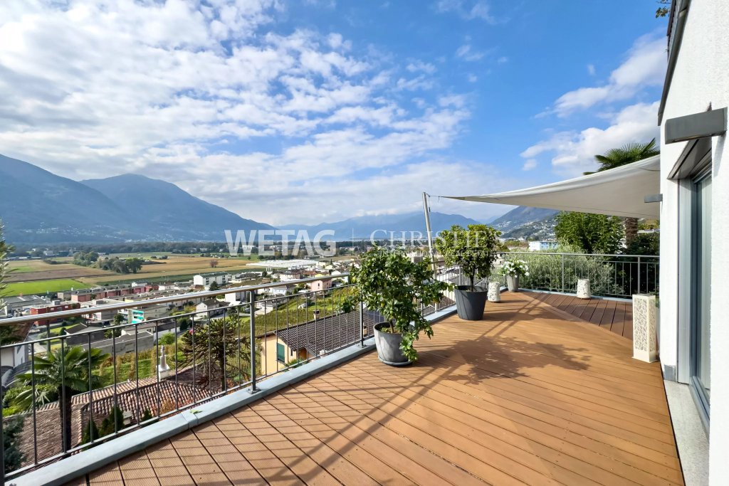 Terrasse mit Bergblick