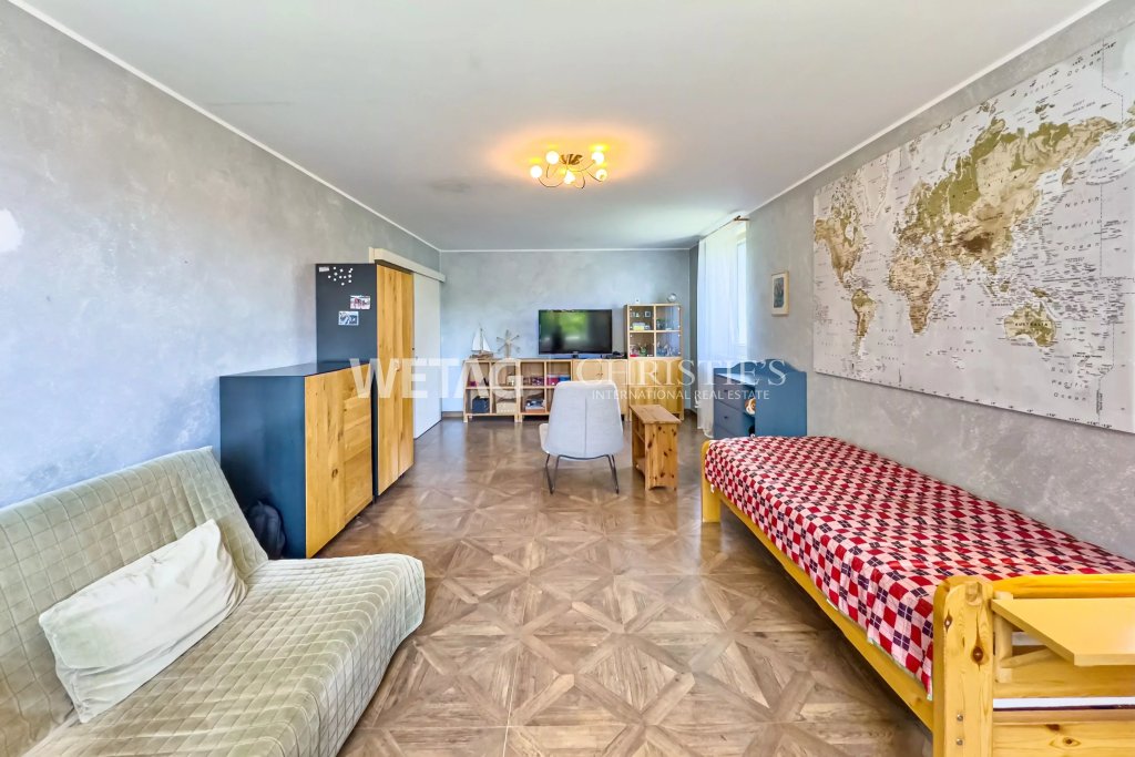 Wohnzimmer mit Schlafbereich
